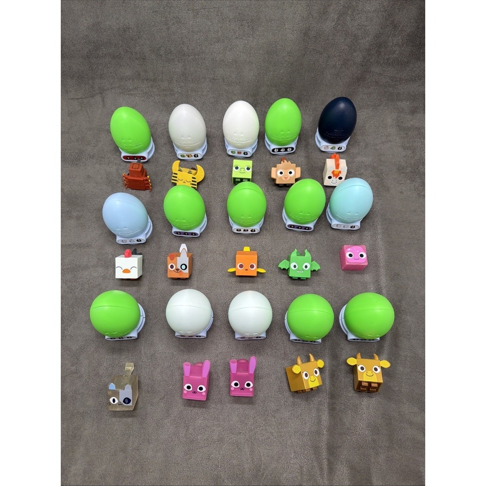 Roblox Pet Simulator X Mini Figures With Eggs Lot Of 15 *NO DLC CODES